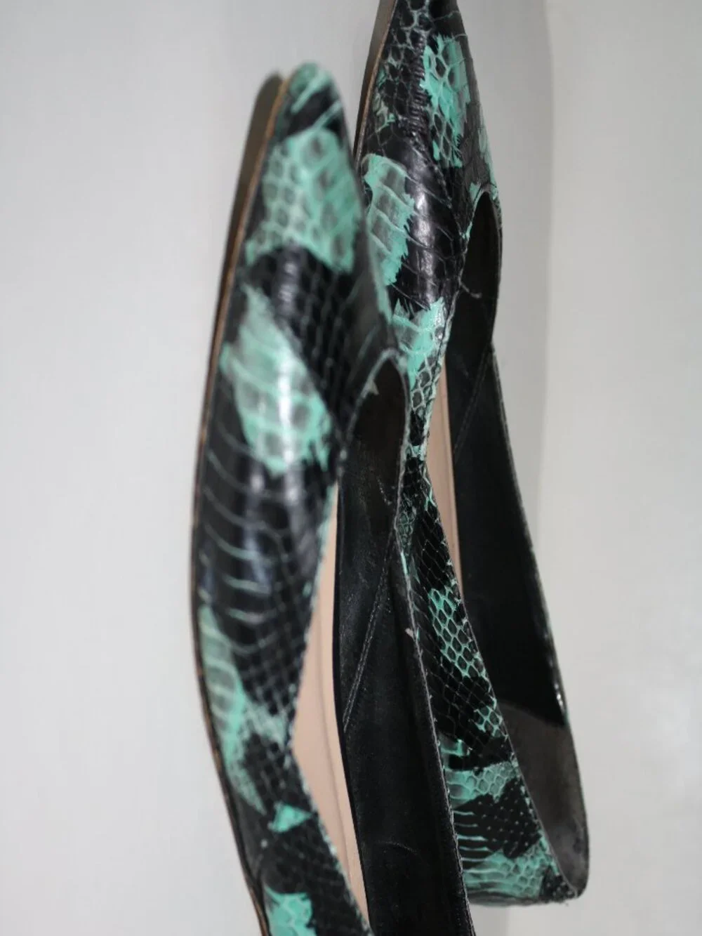 Loeffler Randall - Black & Teal Snakeskin Pointed Toe Flats - Sz 8 - Picture 3 of 12